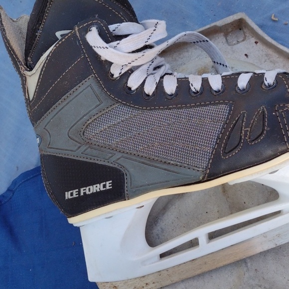 American Ice Force Ice Skates - Picture 2 of 5